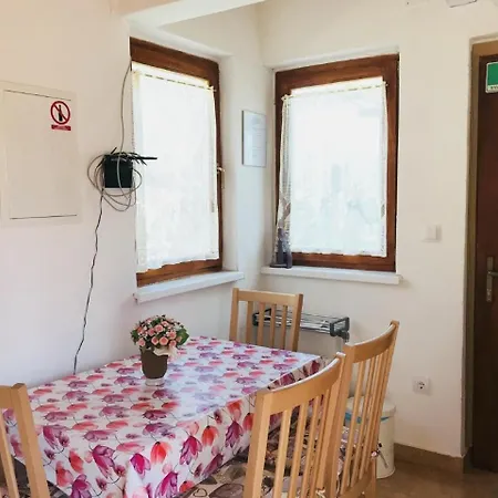 Apartment Schoene In Babici Mit Kleiner Terrasse Umag