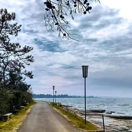 Schoene In Babici Mit Kleiner Terrasse Lägenhet Umag